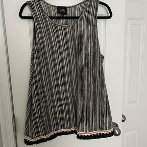 W5 Vertical Striped Flowy Sleeveless Top
